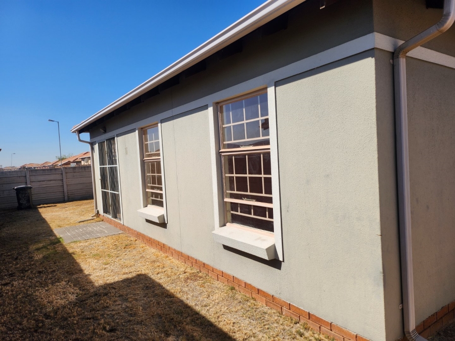 To Let 3 Bedroom Property for Rent in Andeon Gauteng