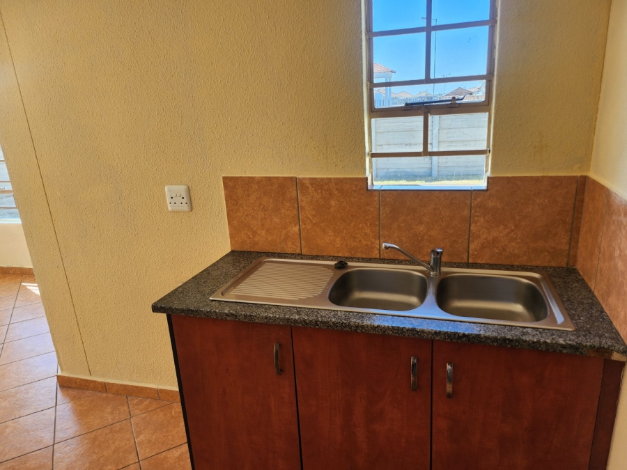 To Let 3 Bedroom Property for Rent in Andeon Gauteng