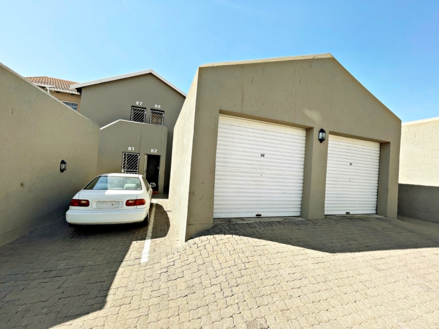 2 Bedroom Property for Sale in Vorna Valley Gauteng