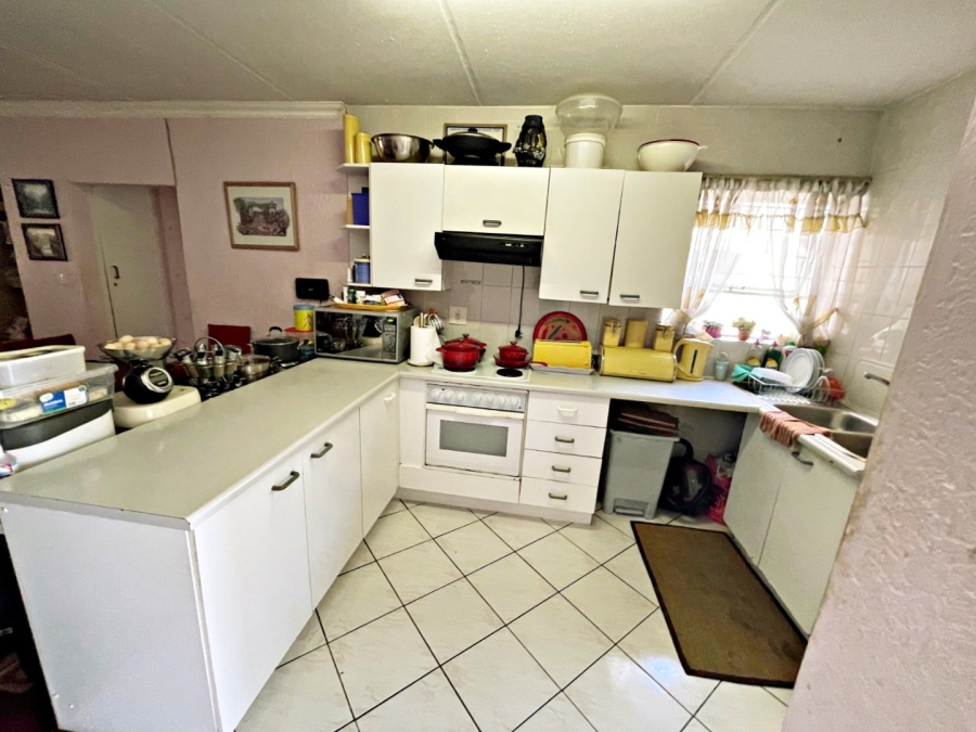 2 Bedroom Property for Sale in Vorna Valley Gauteng