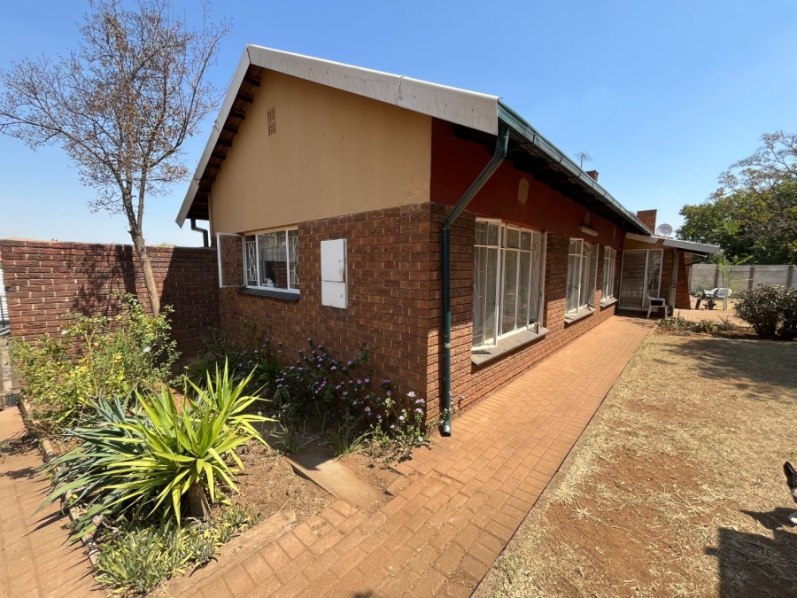 5 Bedroom Property for Sale in Hazelpark Gauteng