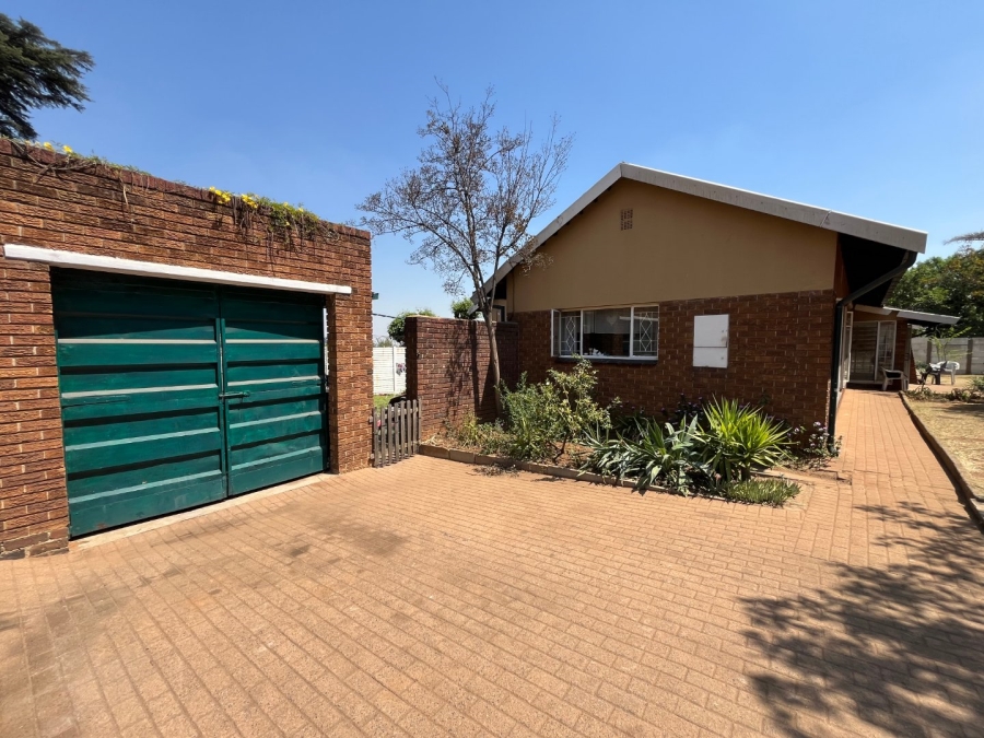 5 Bedroom Property for Sale in Hazelpark Gauteng