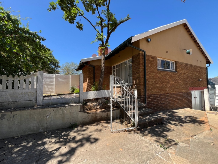 5 Bedroom Property for Sale in Hazelpark Gauteng