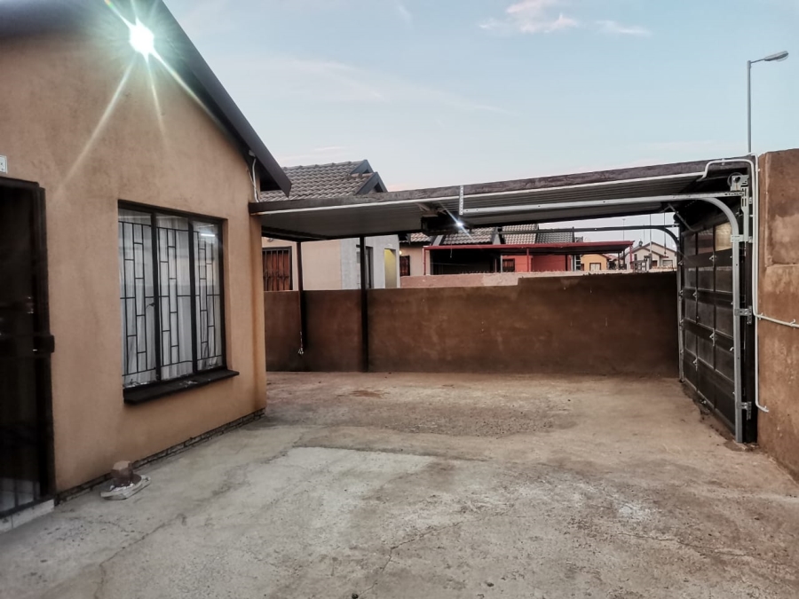 3 Bedroom Property for Sale in Soshanguve VV Gauteng