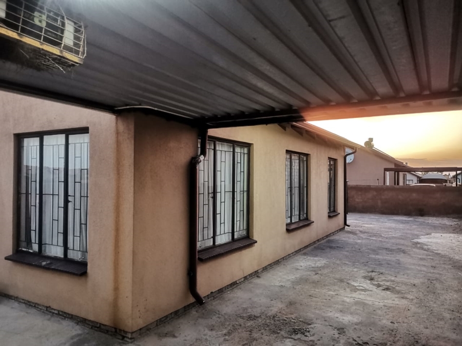 3 Bedroom Property for Sale in Soshanguve VV Gauteng