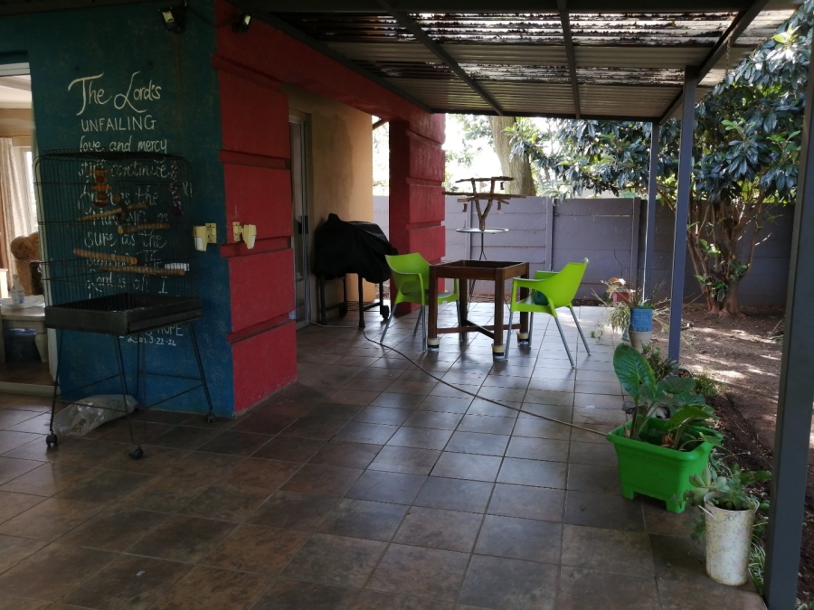 3 Bedroom Property for Sale in Strubenvale Gauteng