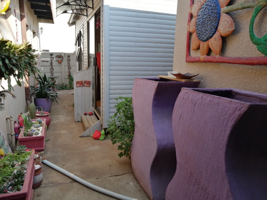 3 Bedroom Property for Sale in Strubenvale Gauteng