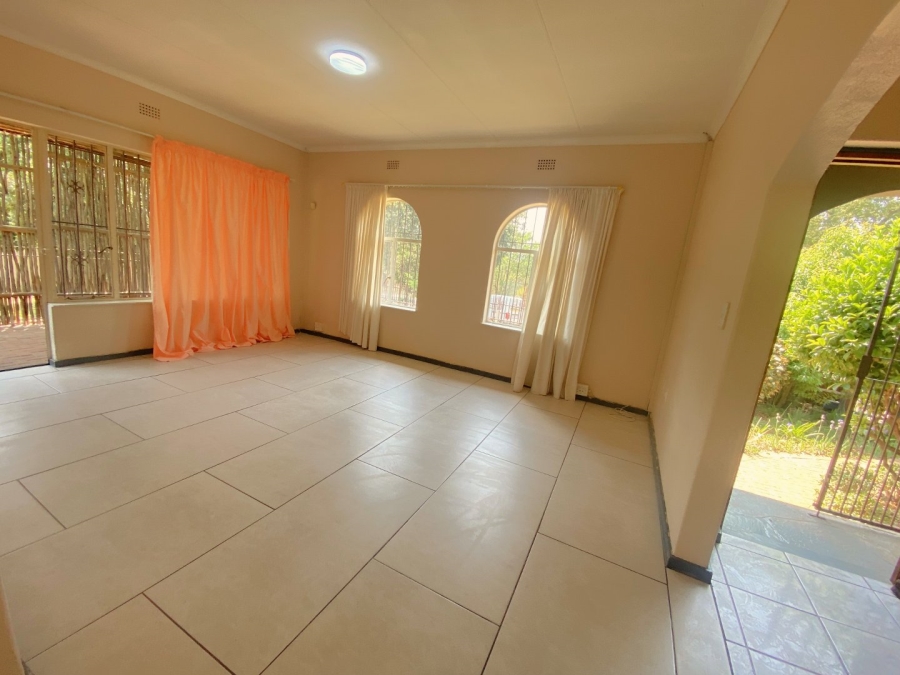 3 Bedroom Property for Sale in Wilro Park Gauteng