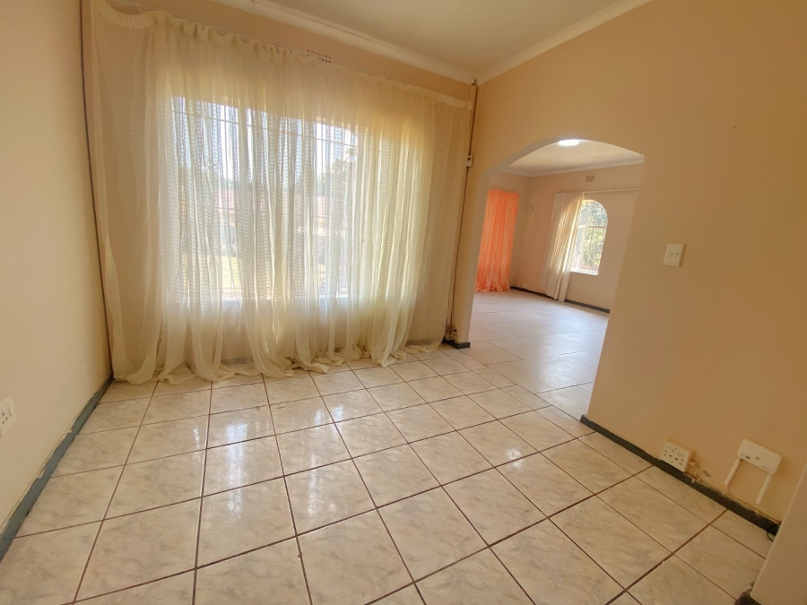 3 Bedroom Property for Sale in Wilro Park Gauteng