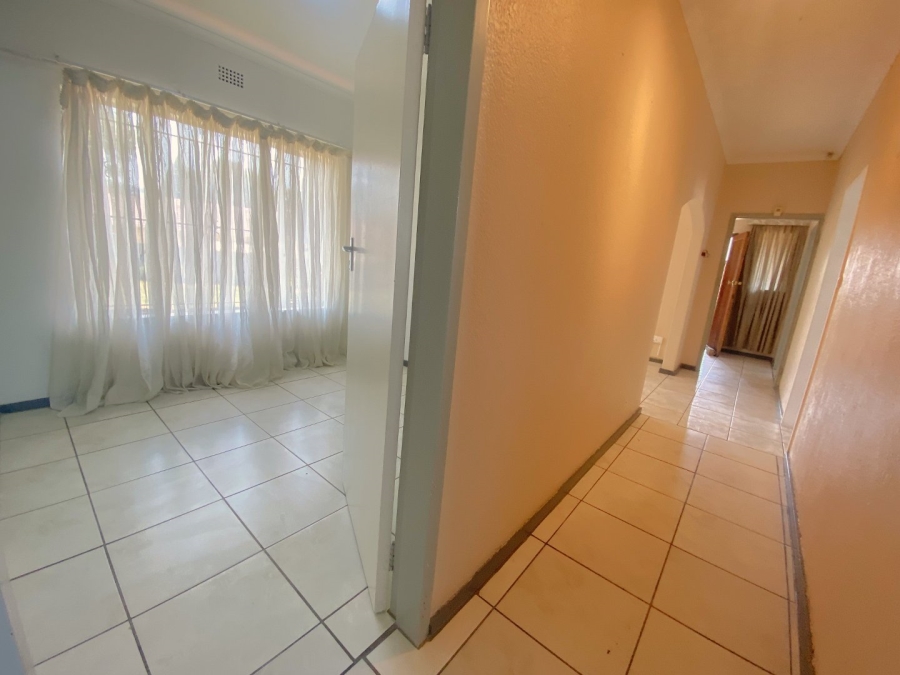 3 Bedroom Property for Sale in Wilro Park Gauteng