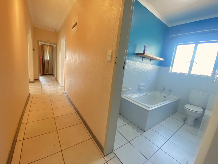 3 Bedroom Property for Sale in Wilro Park Gauteng