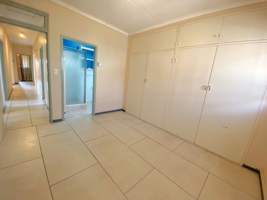 3 Bedroom Property for Sale in Wilro Park Gauteng