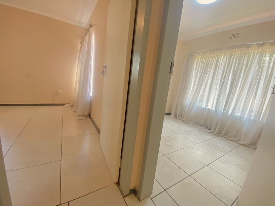 3 Bedroom Property for Sale in Wilro Park Gauteng