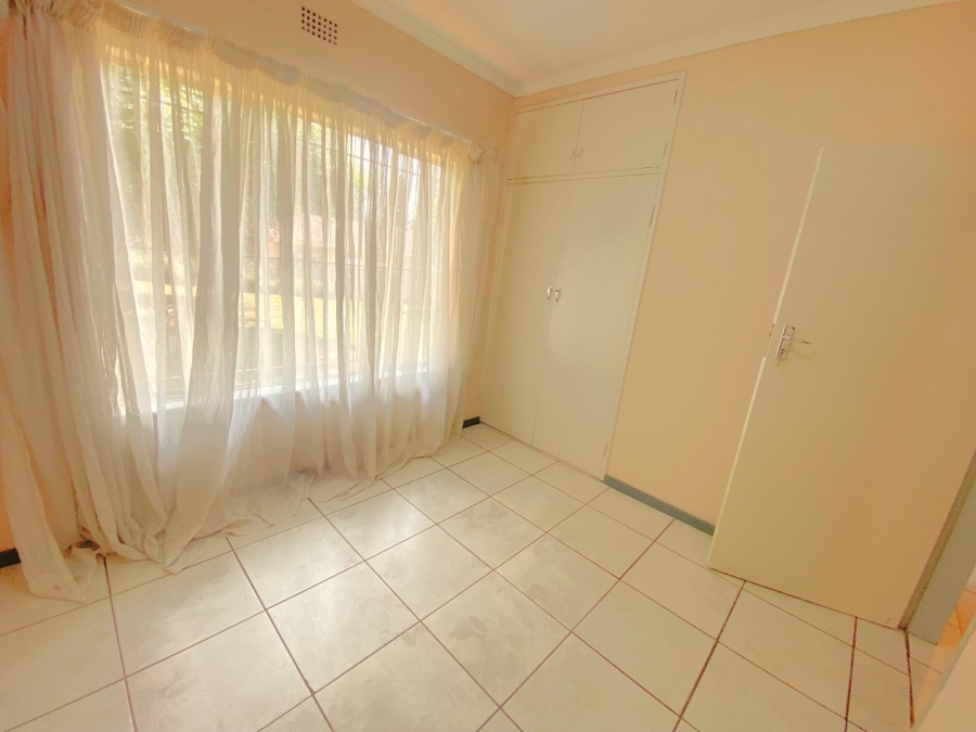 3 Bedroom Property for Sale in Wilro Park Gauteng