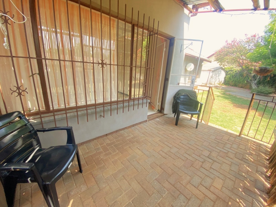 3 Bedroom Property for Sale in Wilro Park Gauteng