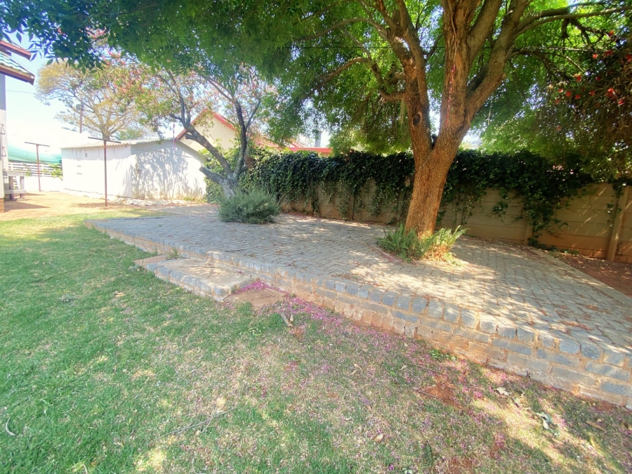 3 Bedroom Property for Sale in Wilro Park Gauteng