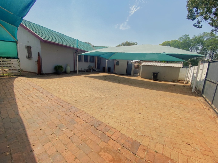 3 Bedroom Property for Sale in Wilro Park Gauteng