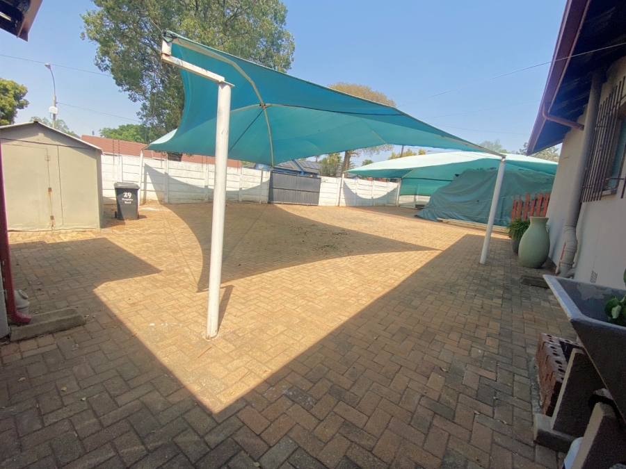 3 Bedroom Property for Sale in Wilro Park Gauteng