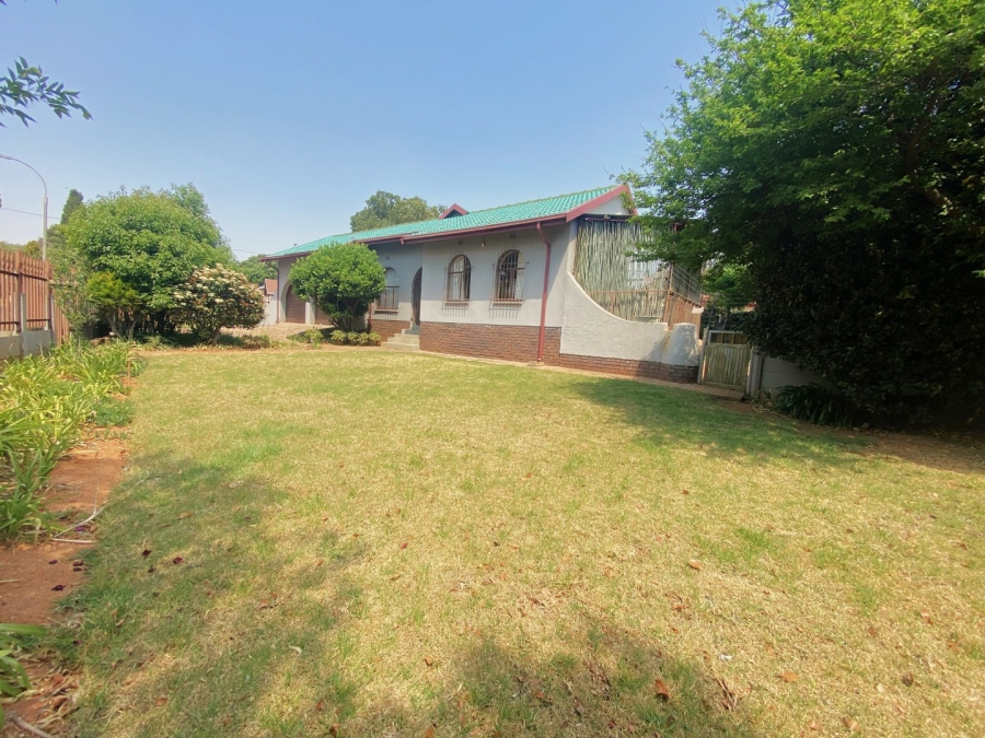 3 Bedroom Property for Sale in Wilro Park Gauteng