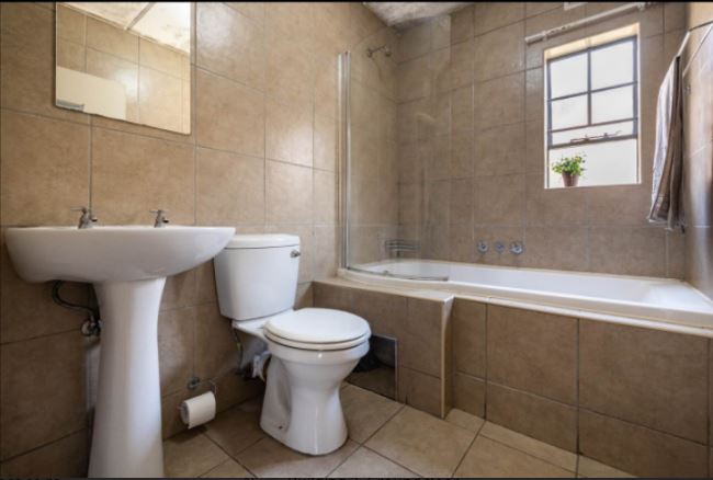 2 Bedroom Property for Sale in Grand Central Gauteng