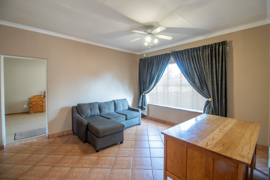 To Let 3 Bedroom Property for Rent in Van Riebeeck Park Gauteng