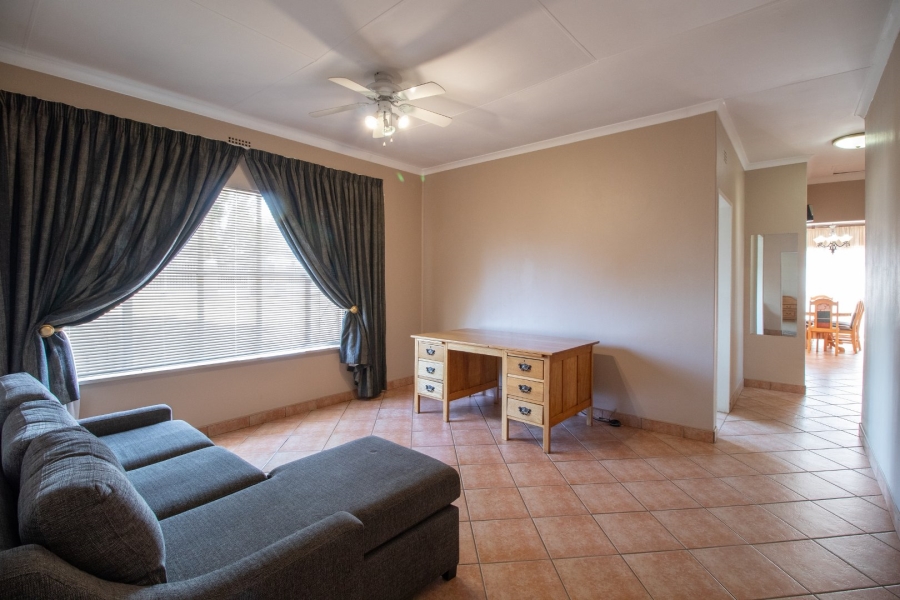 To Let 3 Bedroom Property for Rent in Van Riebeeck Park Gauteng