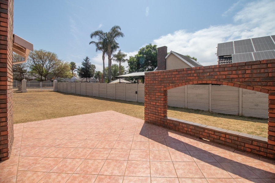 To Let 3 Bedroom Property for Rent in Van Riebeeck Park Gauteng