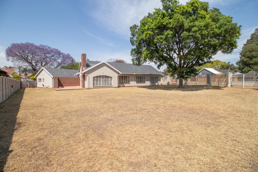 To Let 3 Bedroom Property for Rent in Van Riebeeck Park Gauteng