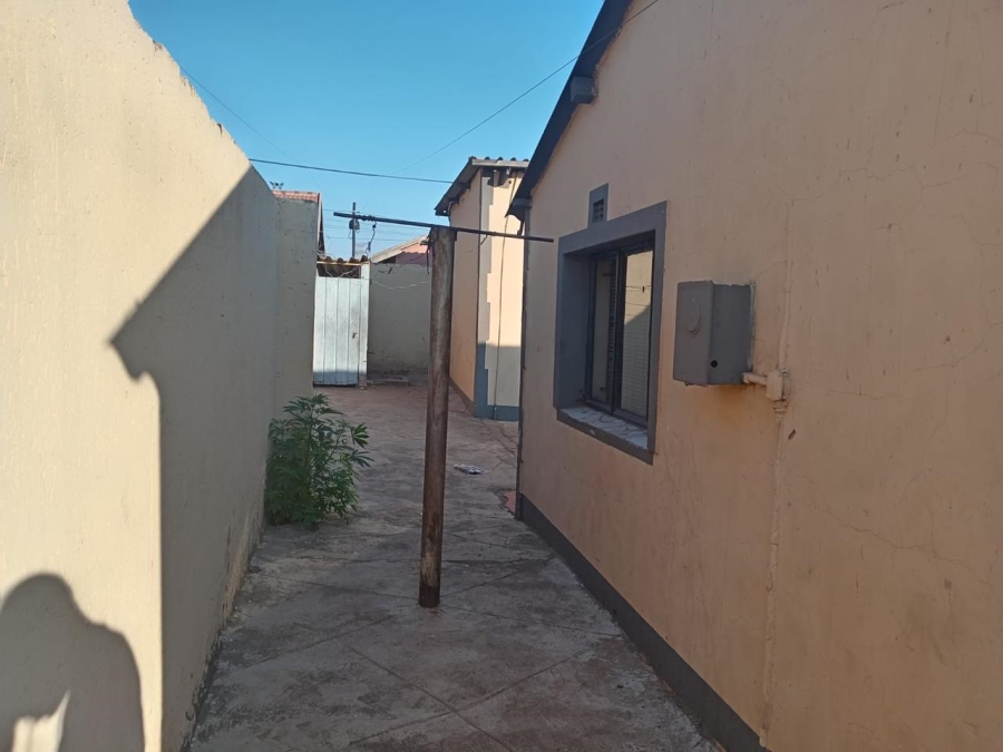 2 Bedroom Property for Sale in Mofolo Gauteng