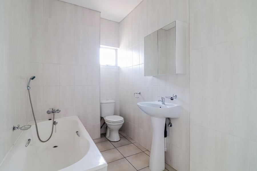 To Let 2 Bedroom Property for Rent in Alveda Gauteng