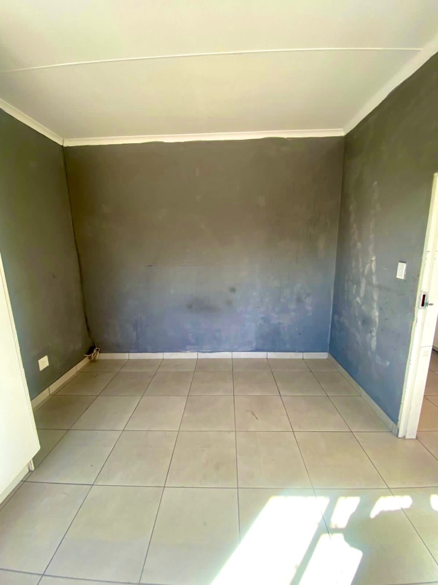 1 Bedroom Property for Sale in Country View Gauteng