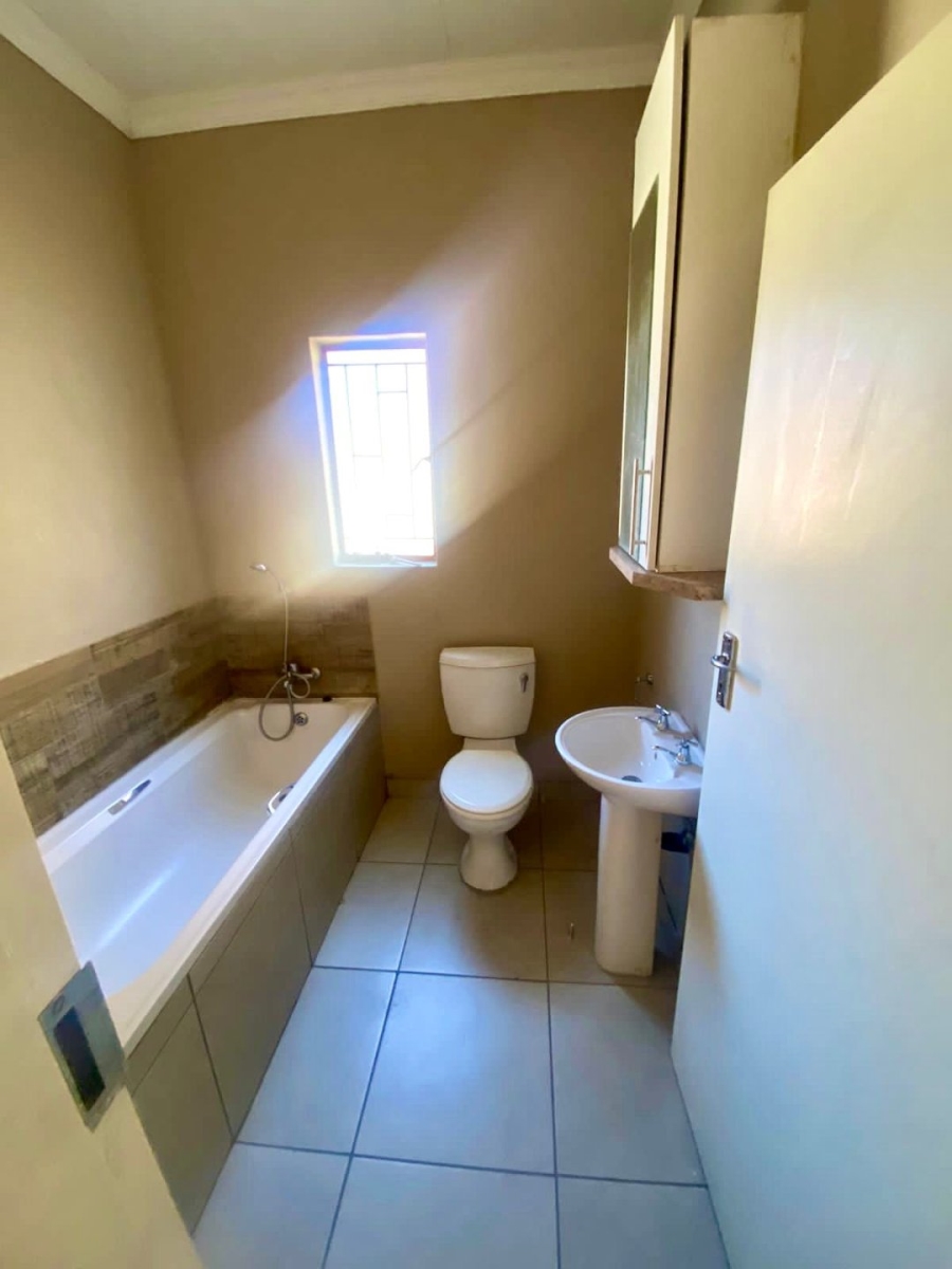 1 Bedroom Property for Sale in Country View Gauteng