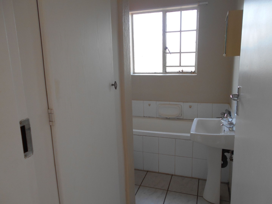 To Let 2 Bedroom Property for Rent in Wonderboom South Gauteng