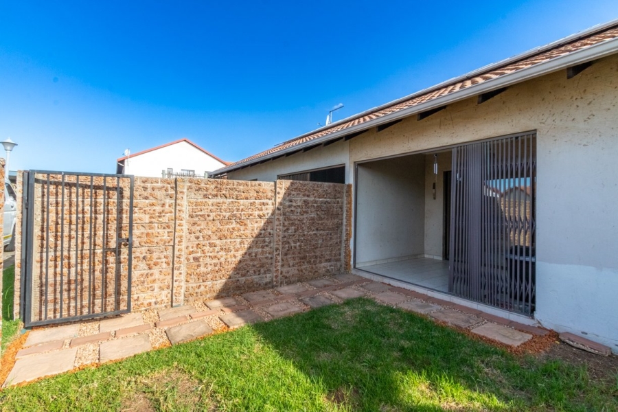 To Let 3 Bedroom Property for Rent in Parkrand Gauteng