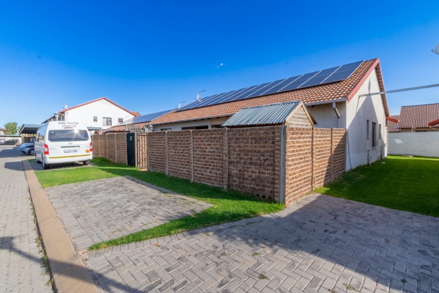 To Let 3 Bedroom Property for Rent in Parkrand Gauteng