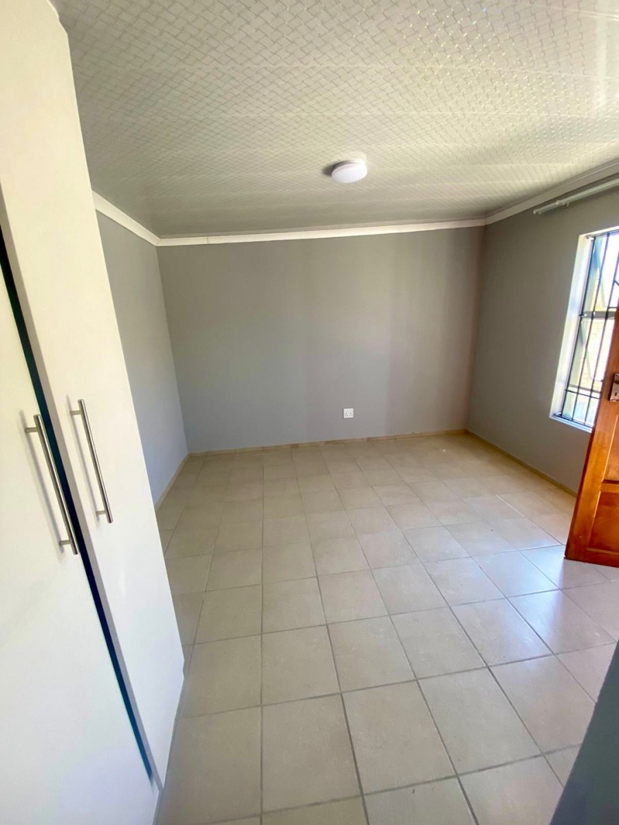 To Let 1 Bedroom Property for Rent in Country View Gauteng