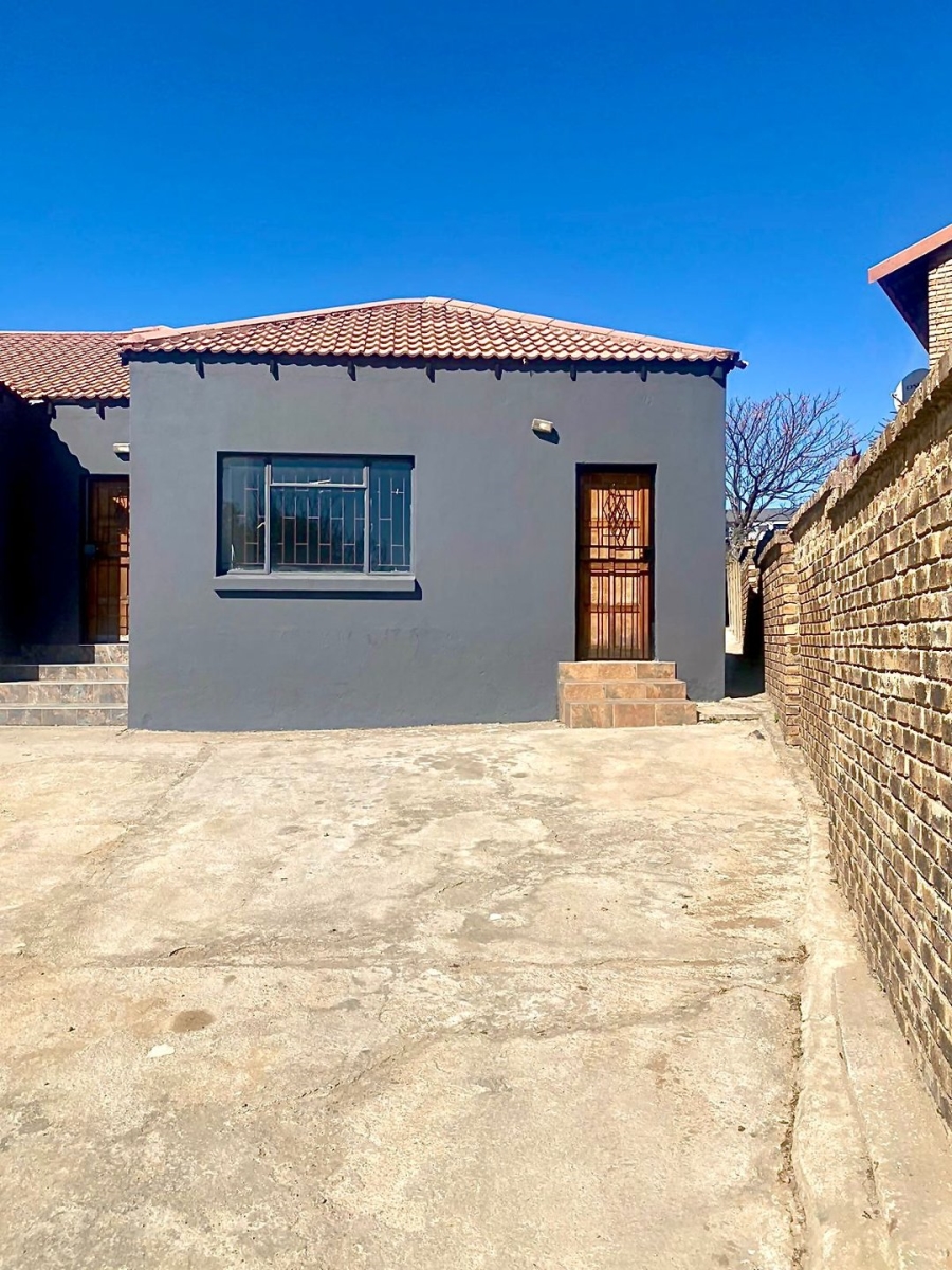 To Let 1 Bedroom Property for Rent in Country View Gauteng