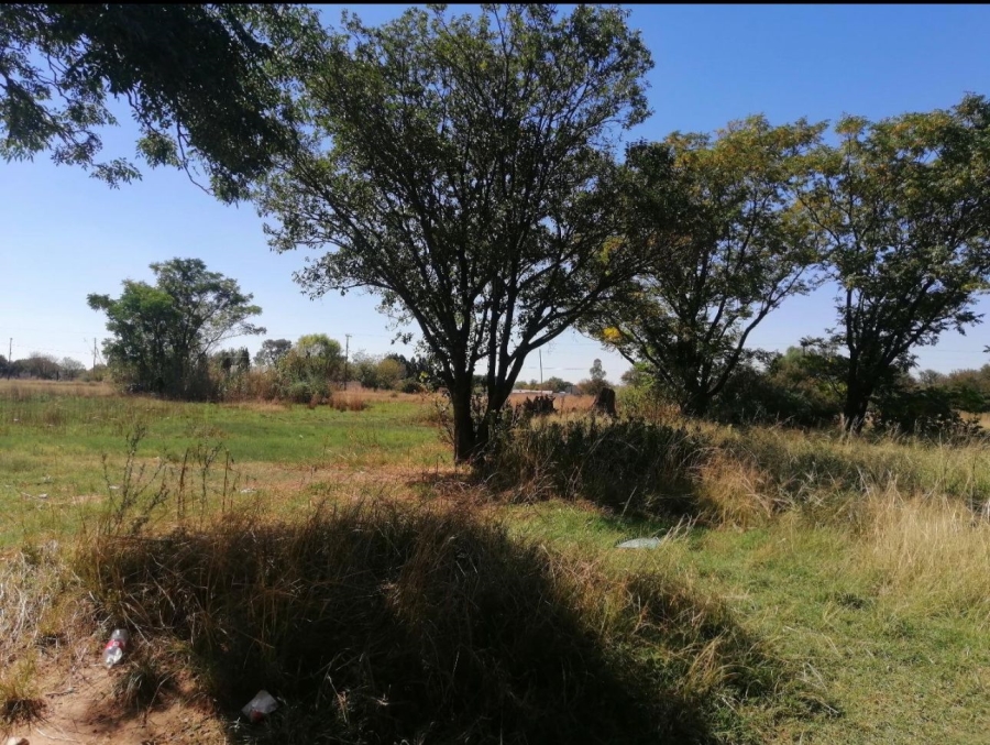  Bedroom Property for Sale in Theoville Gauteng