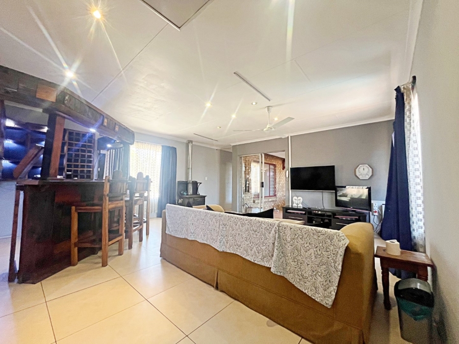 4 Bedroom Property for Sale in Eldoraigne Gauteng