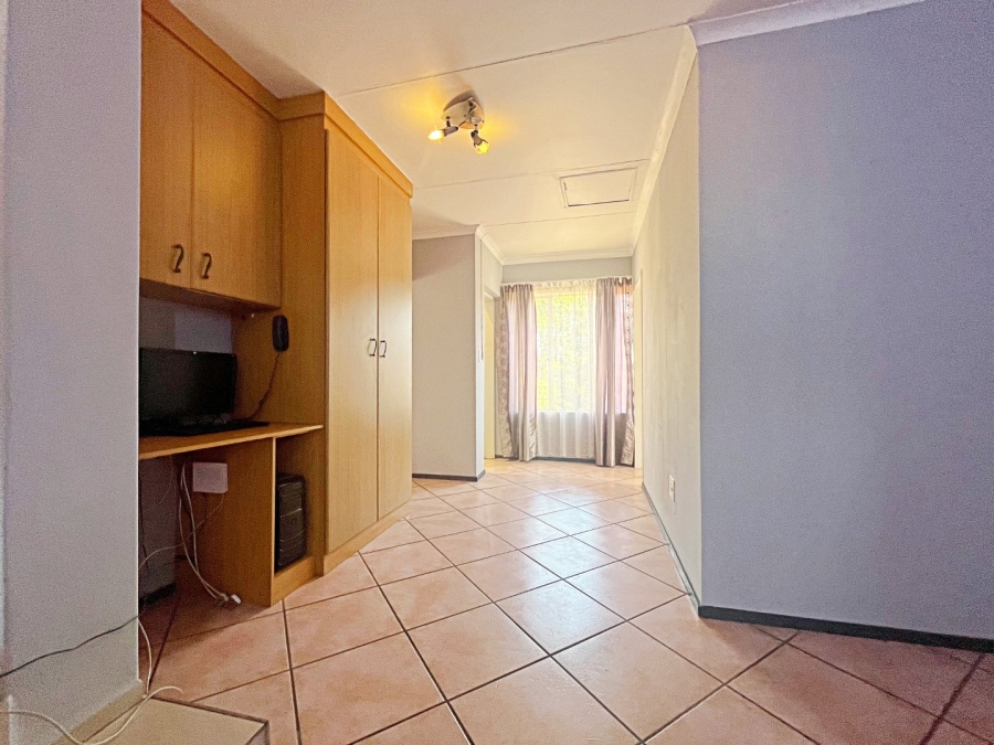 4 Bedroom Property for Sale in Eldoraigne Gauteng