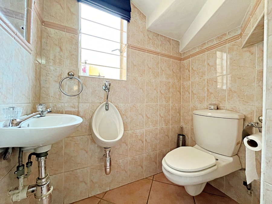 4 Bedroom Property for Sale in Eldoraigne Gauteng