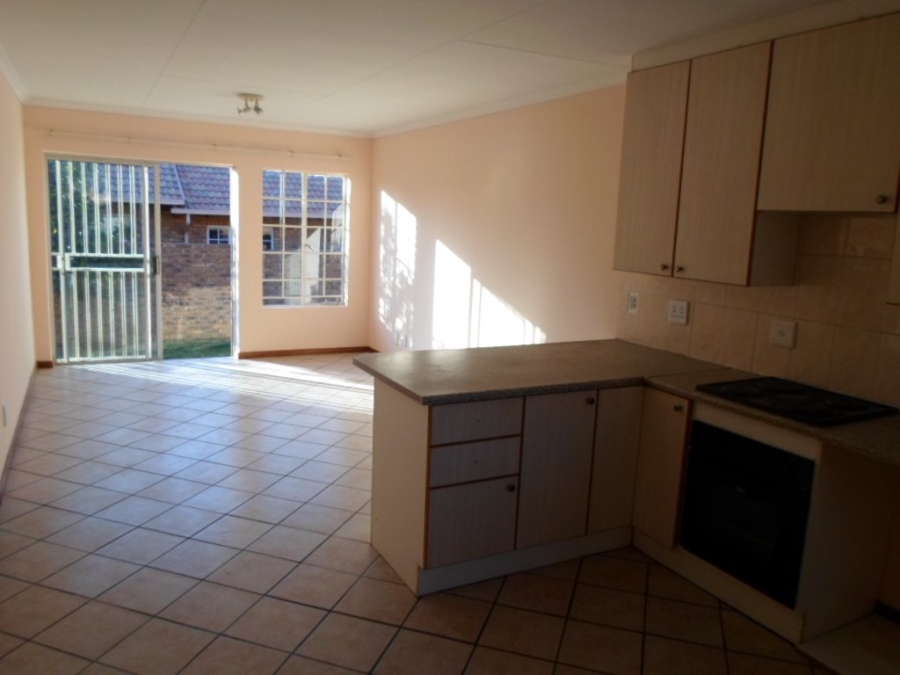 To Let 2 Bedroom Property for Rent in Amberfield Crest Estate Gauteng