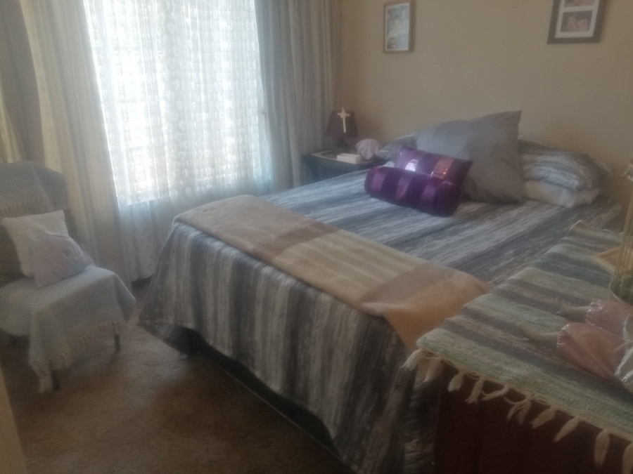 To Let 3 Bedroom Property for Rent in Brackendowns Gauteng