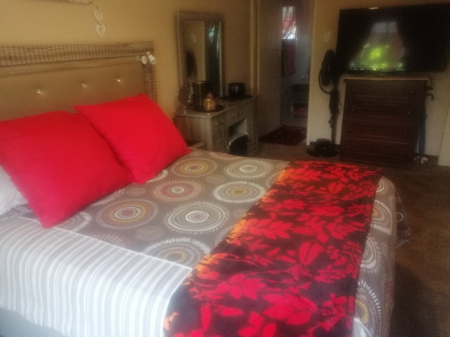 To Let 3 Bedroom Property for Rent in Brackendowns Gauteng