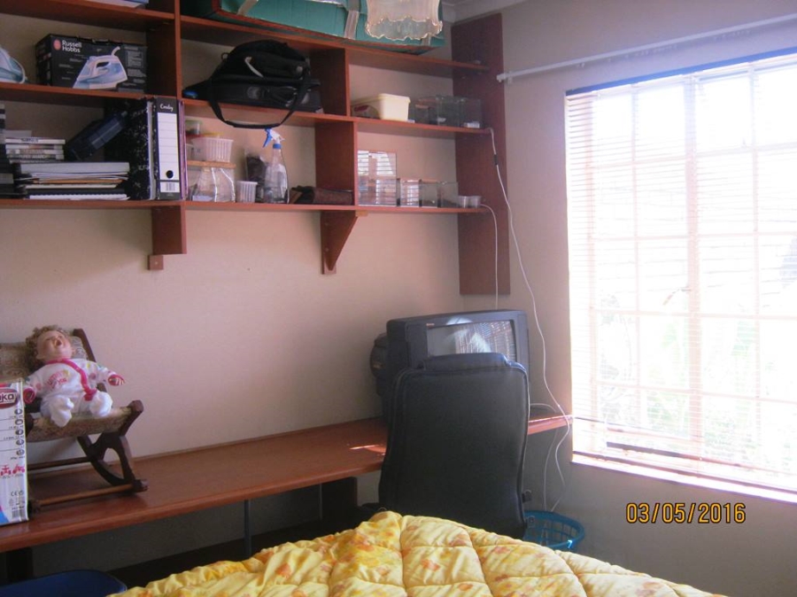 To Let 3 Bedroom Property for Rent in Brackendowns Gauteng