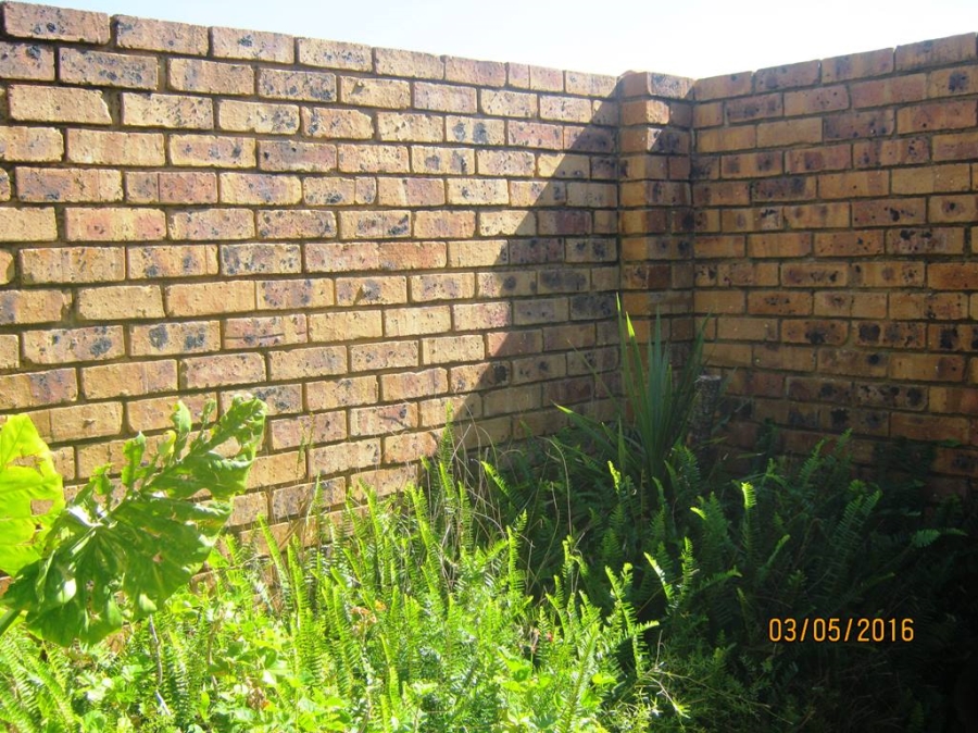 To Let 3 Bedroom Property for Rent in Brackendowns Gauteng