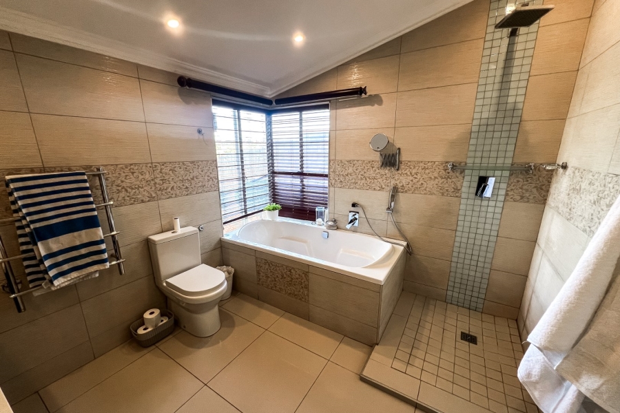 4 Bedroom Property for Sale in Bassonia Gauteng