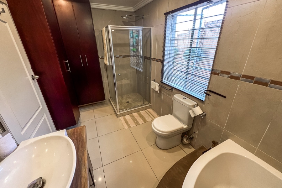 4 Bedroom Property for Sale in Bassonia Gauteng