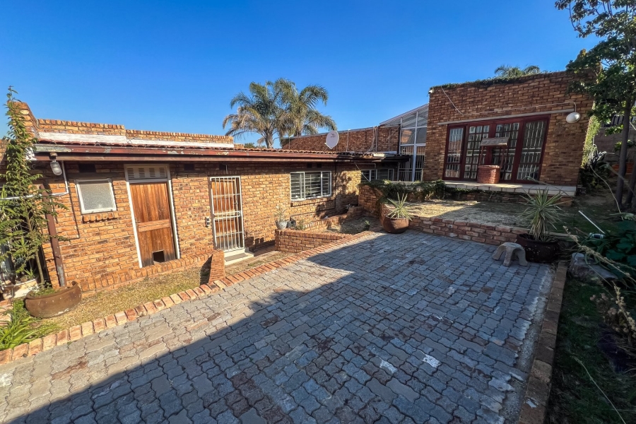 4 Bedroom Property for Sale in Bassonia Gauteng