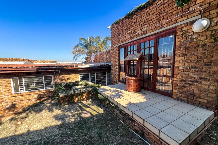 4 Bedroom Property for Sale in Bassonia Gauteng